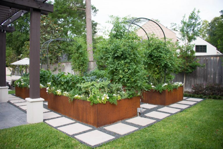 Corten Steel accents in the backyard